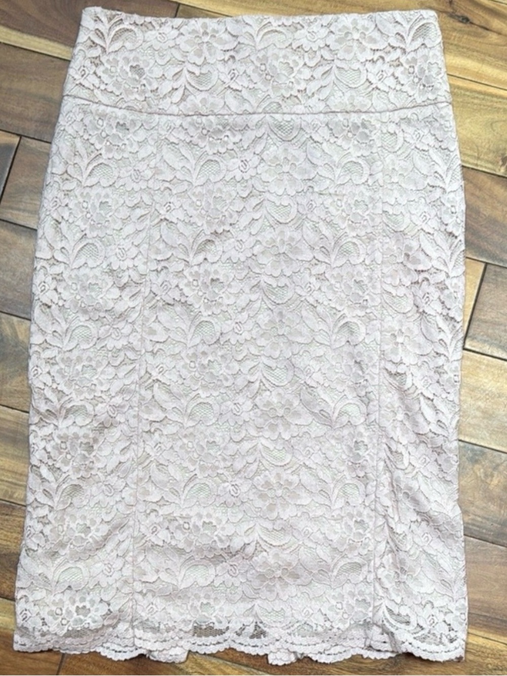 Women’s Express Classic Lace Pencil Skirt